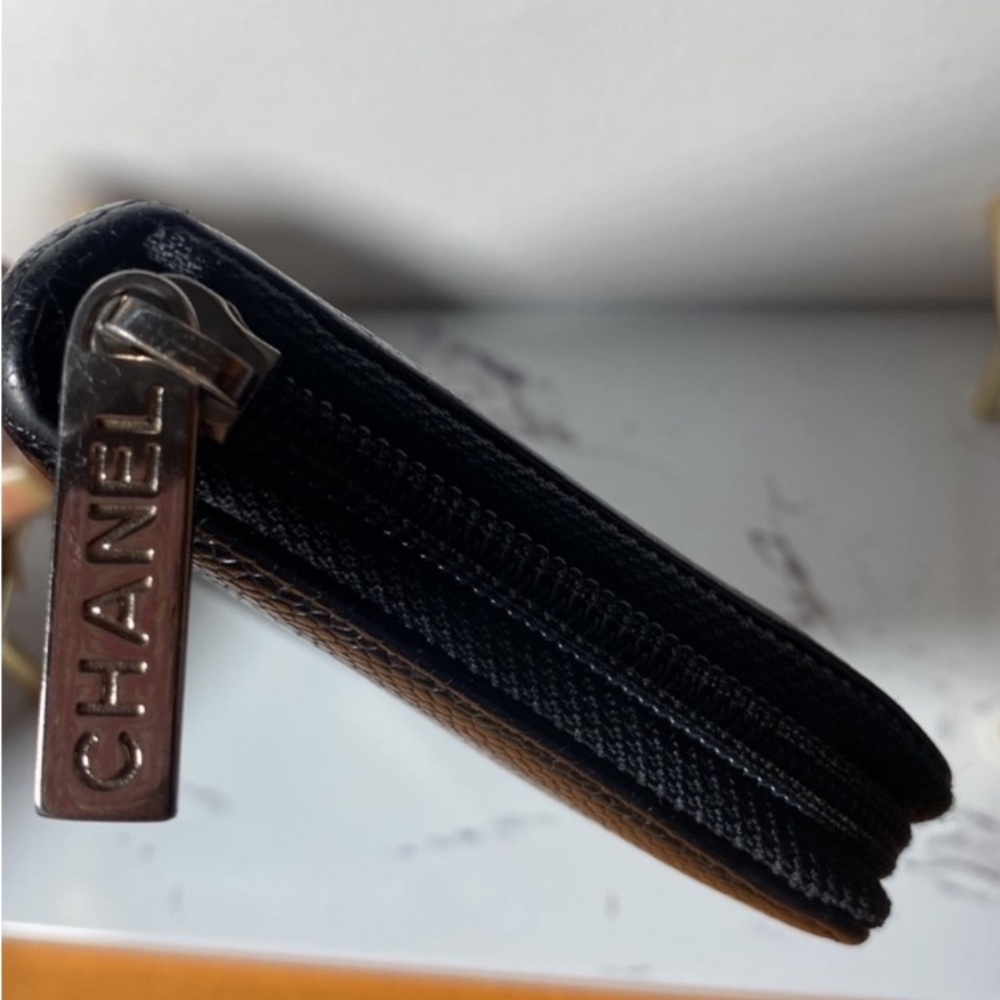SOLDAuthentic CHANEL Zippy Wallet - Picture 3 of 16